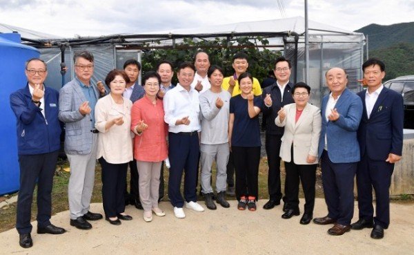 (6-4)귀농귀촌_우수사례_현장방문(정황근_농림축산식품부_장관_방문)3.jpg