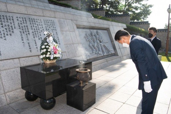 [복지정책과] 민선8기 김장호 구미시장 첫 공식일정으로 충혼탑 참배4.jpg