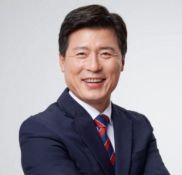 구자근 구미갑 국회의원(상반신) (3).jpg