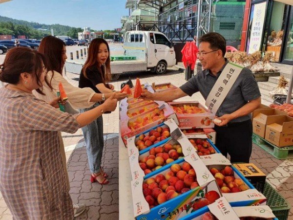 220707_군위군, 우수농산물 홍보행사_농업기술센터 (2).jpeg
