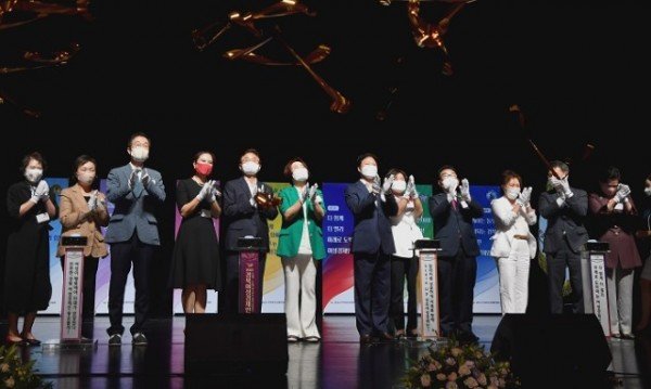 (7-2)경북여성경제인대회(퍼포먼스).jpg