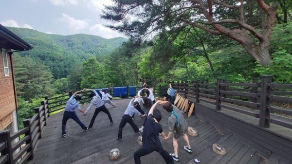 사진1.산림치유 프로그램 체험(국립 양평 치유의 숲).jpg