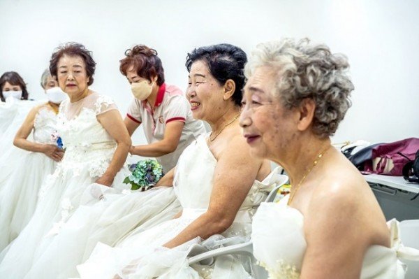 봉숭아학당 학생 좋아하는 모습.jpg