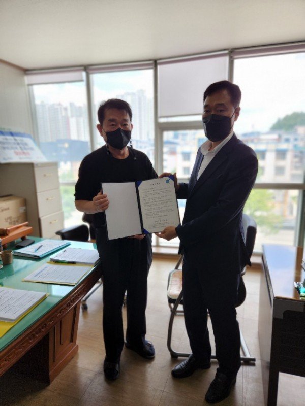 청렴서한문 전달.jpg