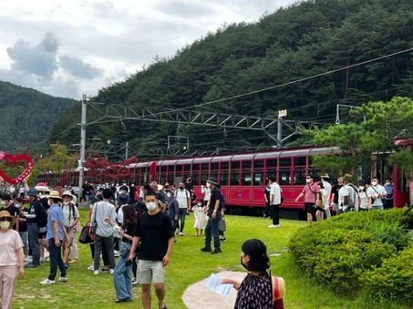 (5-3)봉화_분천‘산타마을’개장3.jpeg