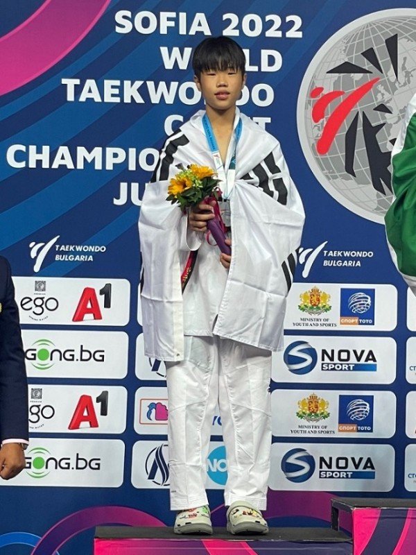 [상모중] Sofia 2022 세계 카뎃태권도 선수권대회 사진 2.jpg