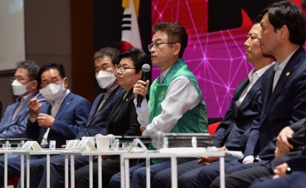 (1-4)_남부권_도민보고회(토크콘서트).jpg