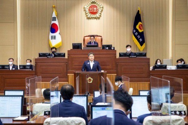 도정질문-최병근의원_사진2.jpg