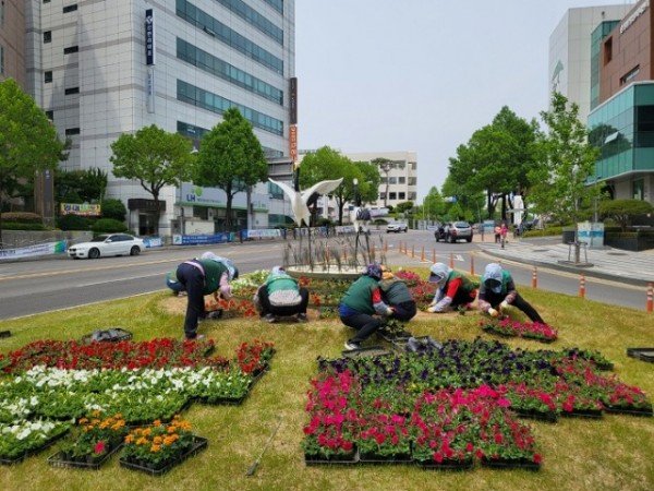 [공원녹지과]추석맞이 주요 녹지 및 공원 정비로 쾌적한 도시환경 제공.jpeg