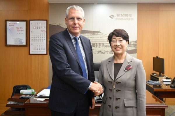 (8)프랑스_오베르뉴론알프주대표단_방문.JPG