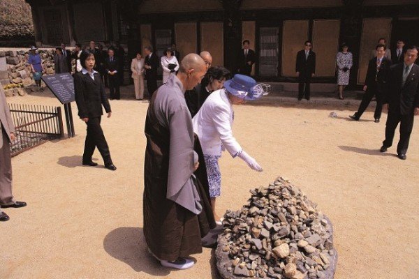 엘리자베스_영국여왕_안동방문2-봉정사.jpg