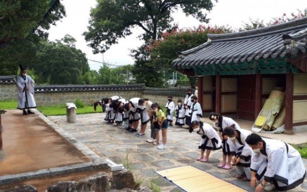 [문화예술과]구미시 2023 구미시  문화재청 문화재 활용사업 연속 선정 쾌거_향교서원_동락서원_주말나들이 (1).JPG