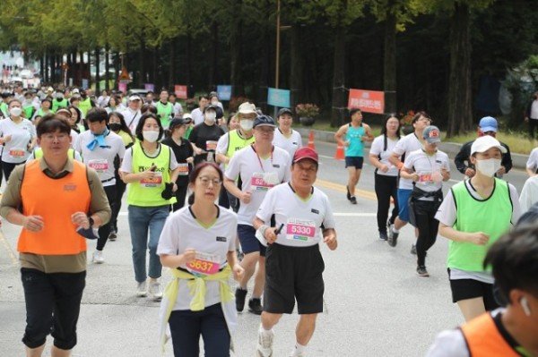 0925 2022 안동마라톤대회 3천여 참가자 힘찬 출발 (6).JPG