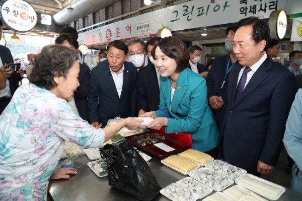 1001 이영 중소벤처기업부 장관 경북 산업용 헴프 규제자유특구 방문 (14).JPG