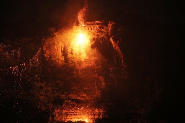 1003 하회선유줄불놀이  전통불꽃놀이로 안동 밤하늘 화려하게 수놓으며 탄성 자아내 (3).JPG