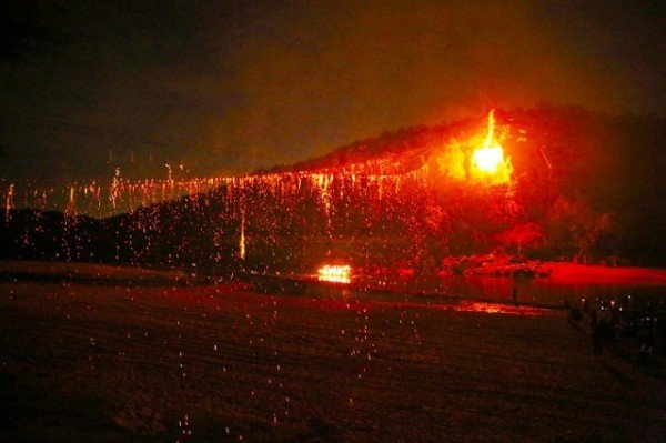 1003 하회선유줄불놀이  전통불꽃놀이로 안동 밤하늘 화려하게 수놓으며 탄성 자아내 (1).JPG