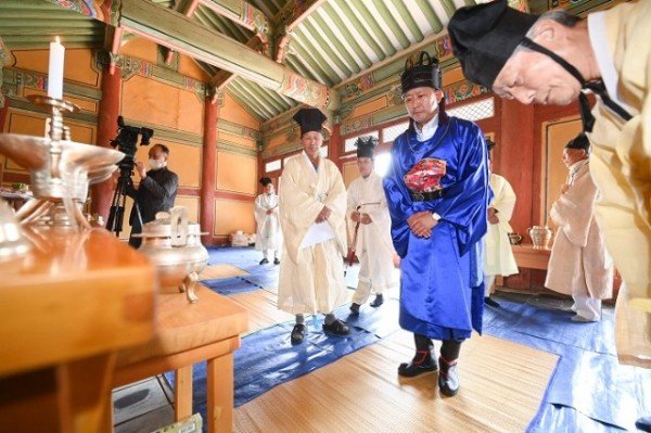 [문화예술과] 2022년 금오서원 추계향사 봉행.jpg