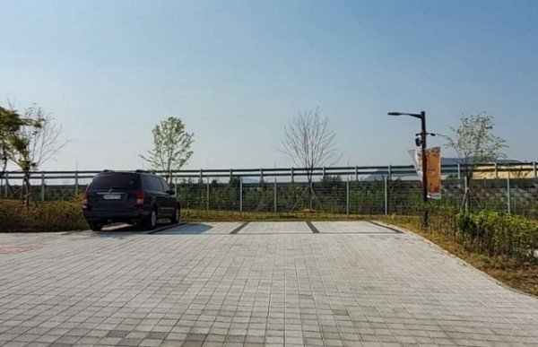 05-1의성군제공 의성펫월드 실외 시공전.jpg