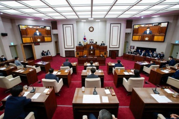 6. 본회의장 전경 2(5분자유발언).JPG