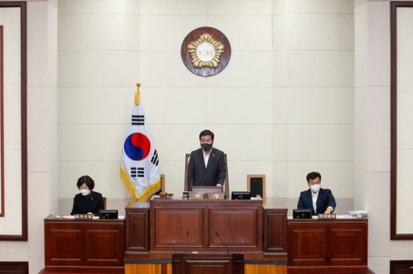 구미시의회 제2차 본회의 안주찬 의장.JPG