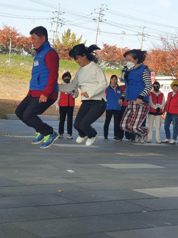 4_350Ud018svckp38ps88bexn_tg3zvl.jpg