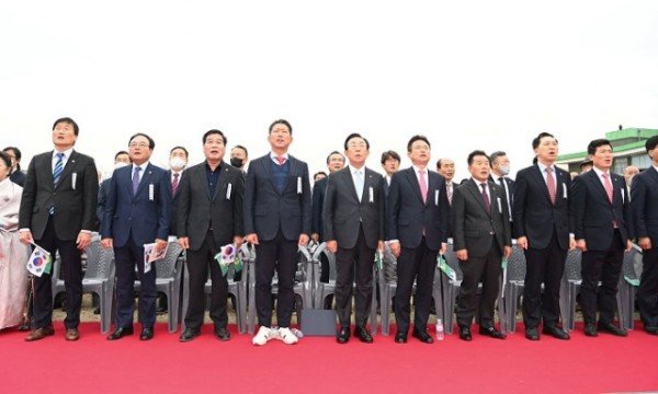 [박정희대통령역사자료관] 박정희대통령 탄신 105돌 숭모제 기념행사 개최5.jpg