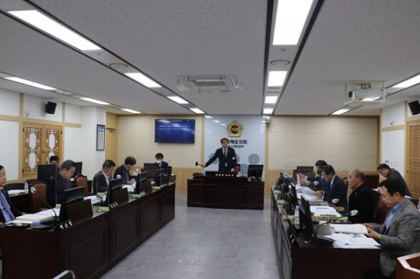 건설소방위원회 행정사무감사 사진1.JPG