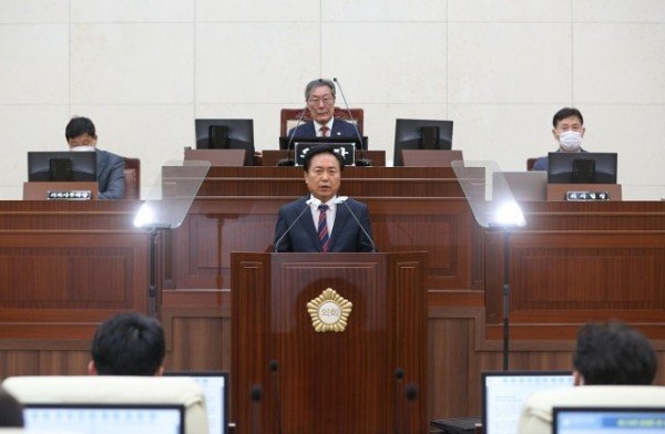 1121_권기창_안동시장_시정연설_나서__(1).jpg