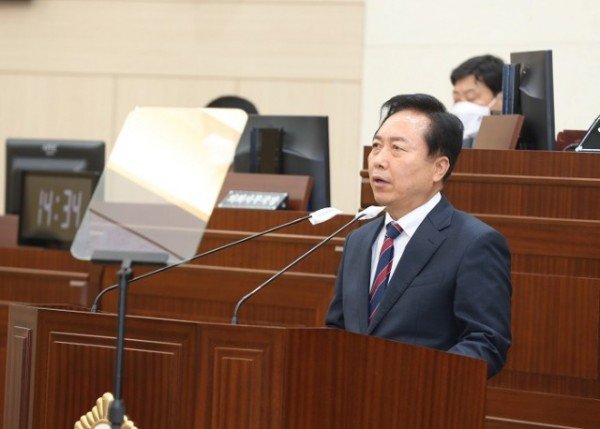 1121_권기창_안동시장_시정연설_나서__(2).jpg