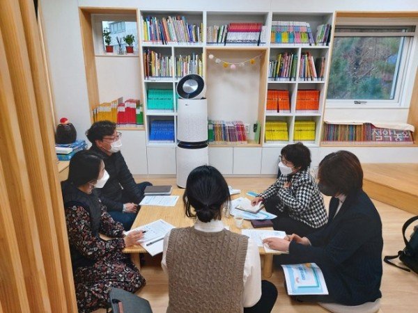 [아동보육과] 구미형 아픈아이 돌봄센터 신규조성 위한 벤치마킹 실시1 (회의모습) (1).jpg