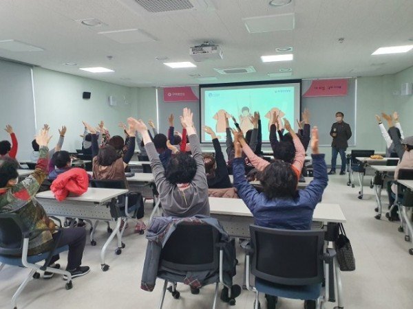 [건강증진과] 건강생활실천 확산을 위한 건강걷기교실 운영2.jpg