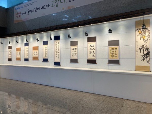 [시립중앙도서관] 2022년 구미시립도서관 문화강좌 작품전시회 개최5.JPG