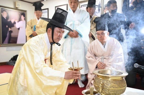 박정희 대통령 서거 43주기 추모제·추도식 거행1.jpg