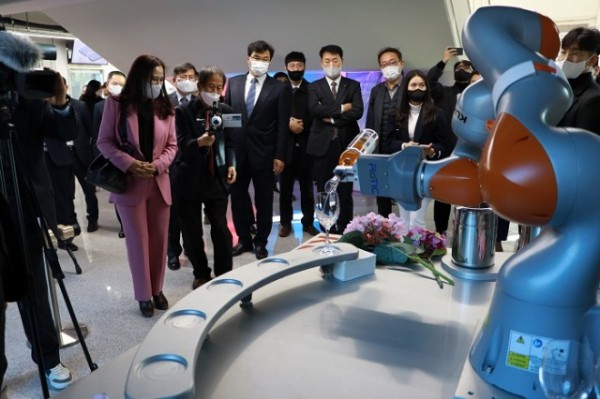 [신성장산업과] 미래 로봇산업 전문인력 양성의 허브  「로봇직업혁신센터」 개소9.JPG