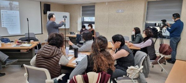 [가족복지과]상담자원봉사자 유튜버.jpg