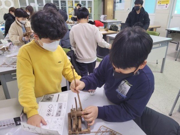 문장초 토요 SW교실 구미발명교육센터 체험학습1.jpg