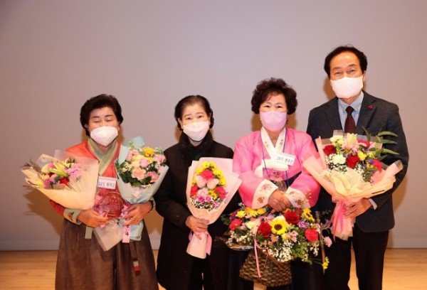 02의성군제공 여성대학발전회 회원대회.JPG
