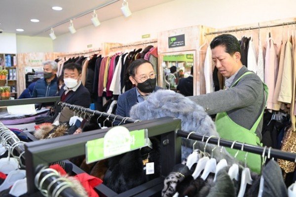 [복지정책과] 구미시청 직원들의 따뜻한 마음 모아“아름다운 하루”를 나누다5.jpg
