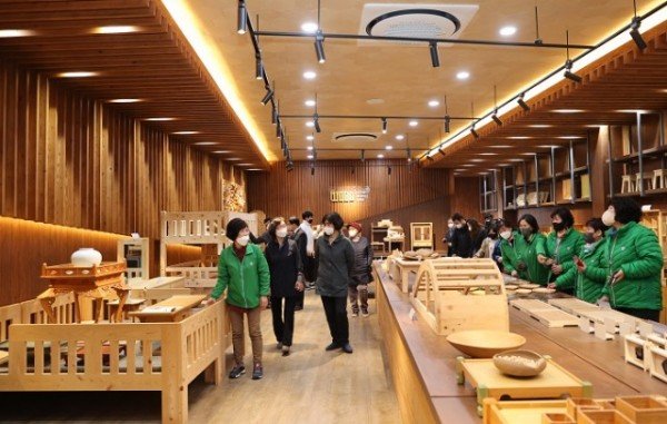 (3-2)의성_목재문화체험장.jpg