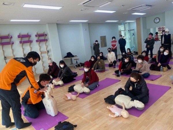 [구미보건소] 심폐소생술 교육 사진4.jpg