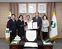 [사회복지과]6.25참전유공자 유가족 화랑무공훈장 전수.JPG