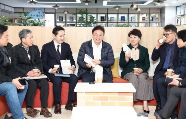 미래창고간부회의_징비록.JPG