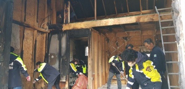 [화서면]화재피해가구 봉사.jpg