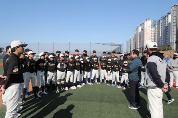 0226 제1회 안동시리틀야구파더스 대회-권기창 안동시장‘대회 축하’ (2).JPG