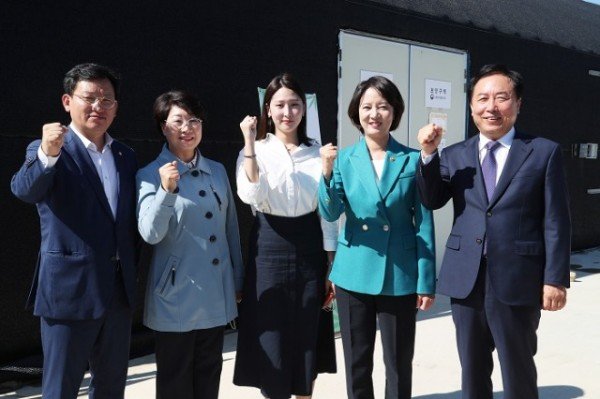 0308 안동이 바이오 헴프 산업 거점도시로 도약한다-이영 중소벤처기업부 장관 경북 산업용 헴프 규제자유특구 방문 (2).JPG