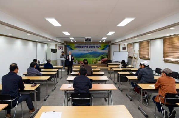 영주4-1 영주시, 현장 적용 실용 가능한 스마트팜 교육 운영(한국폴리텍대학 영주캠퍼스 박선진 학장의 인사말) (1).jpg