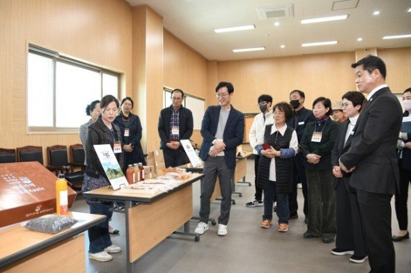 농식품 디자인 개발 교육, 개발브랜드 및 디자인 발표모습 (3).jpeg