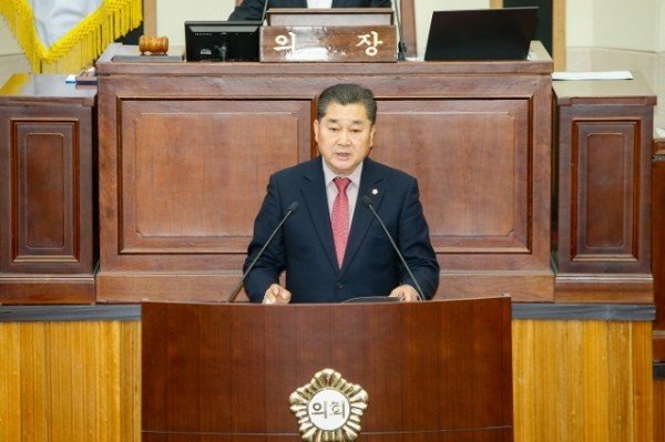 7. 산업건설위원회 박세채 위원장.JPG