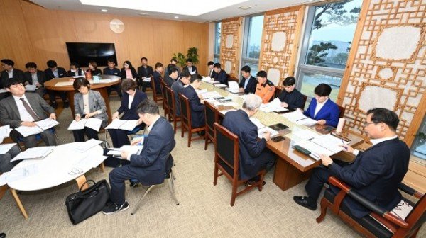 8.3.23_군위군_대구시편입_및_2024년도_국비예산_확보_추진상황_보고회3.jpg