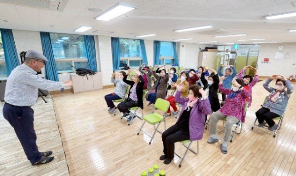 230407_노인복지관, 문화예술교육 지원사업_주민복지실 (1).jpg
